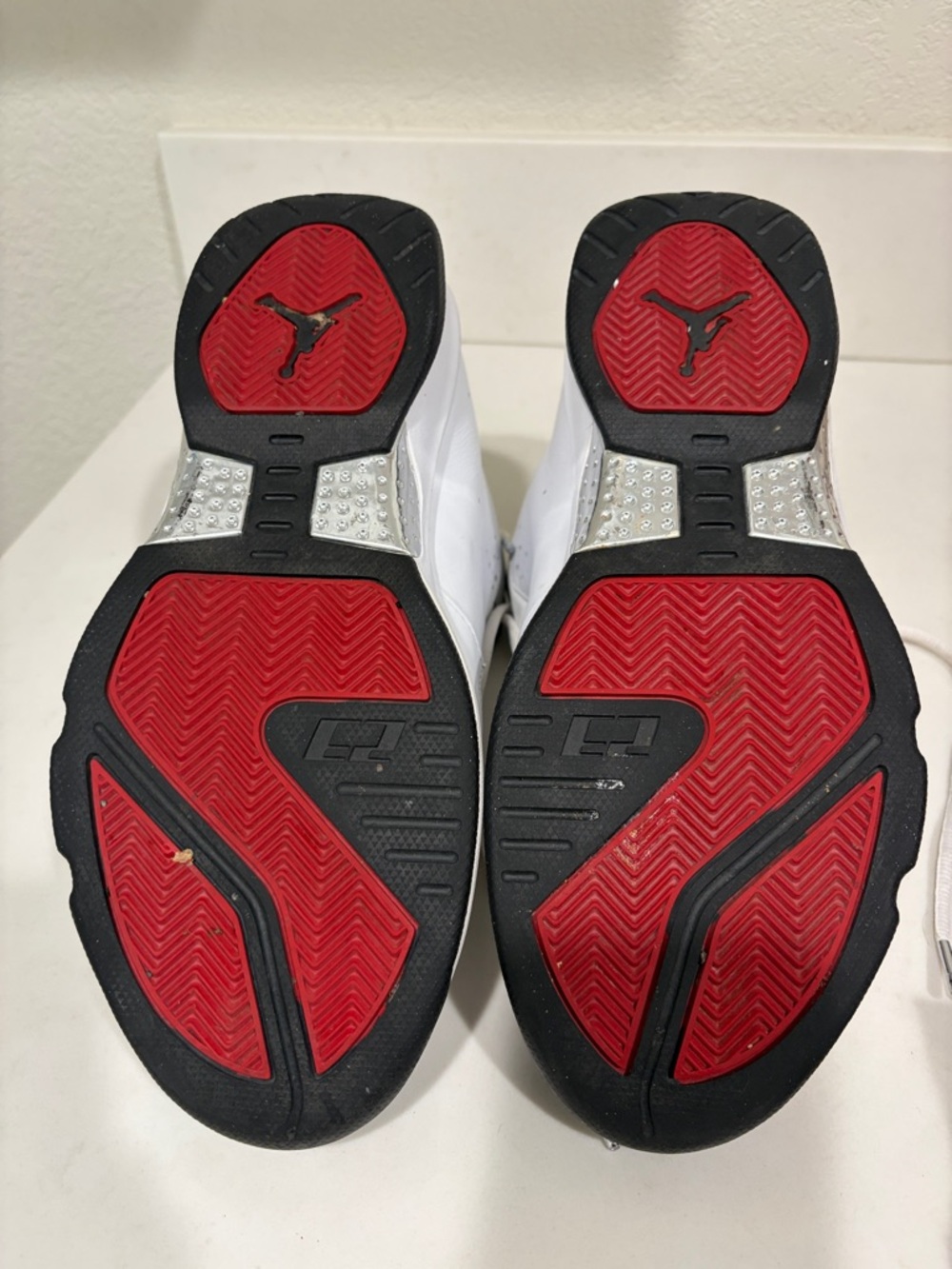 Jordan White and Black Basketball Sneakers - Picture 11 of 11